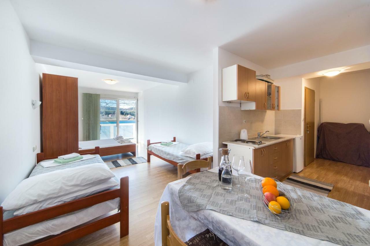 Apartments Barbir Плоче Екстер'єр фото