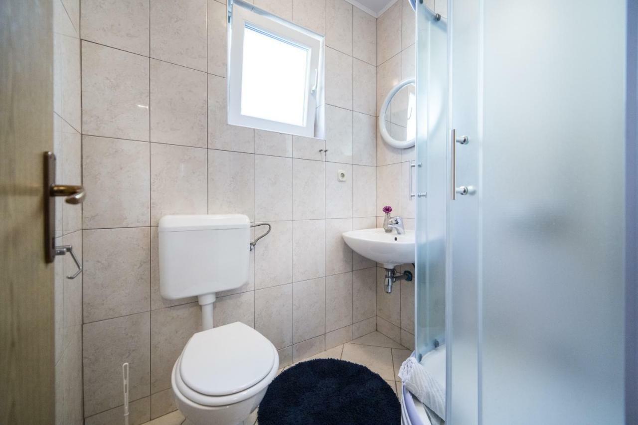 Apartments Barbir Плоче Екстер'єр фото