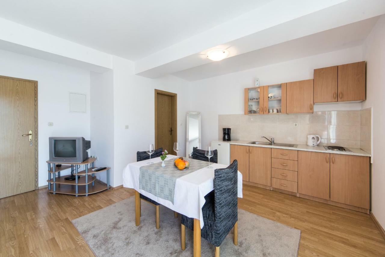 Apartments Barbir Плоче Екстер'єр фото